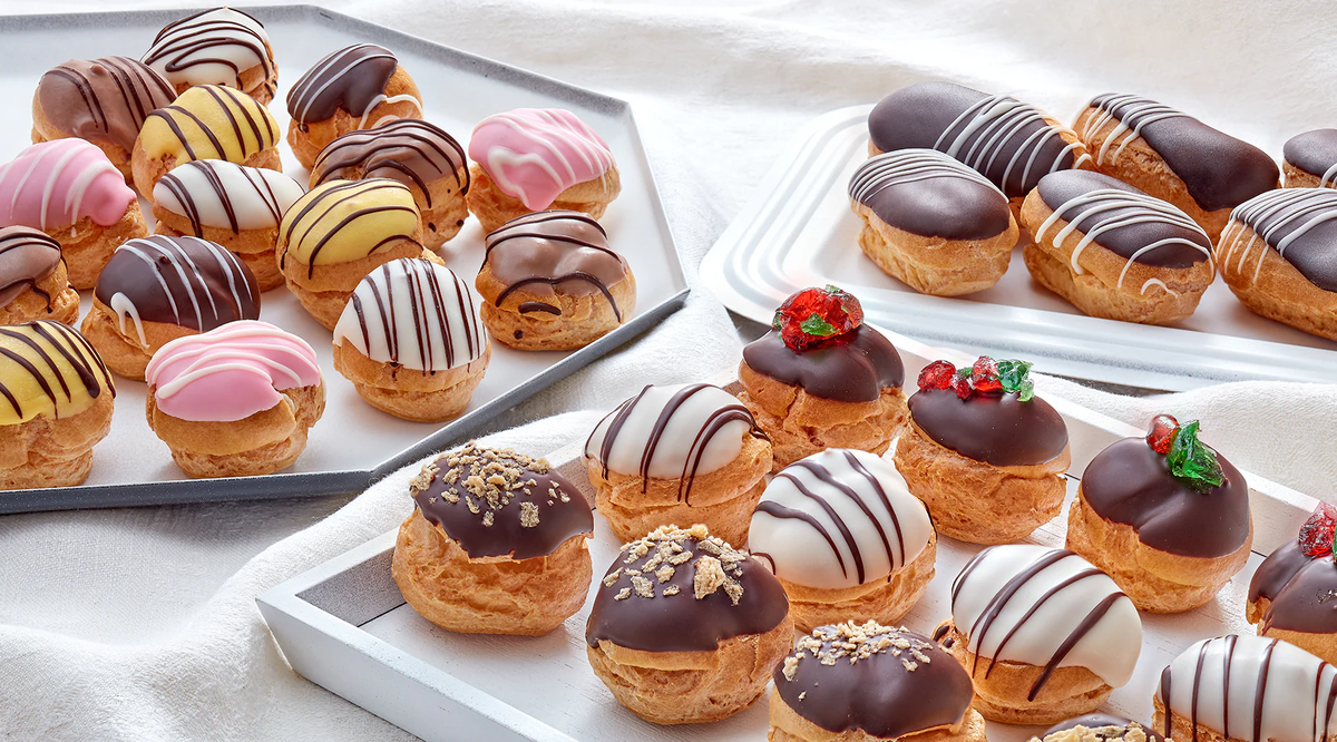 cream_puffs_and_chocolate_eclairs